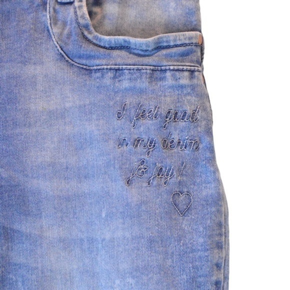 J& Joy Light Wash Skinny Jeans, Size 31/32 - Picture 3 of 16